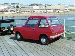 Το Enfield 8000, μπροστά του λίγο από το ανοικτού τύπου